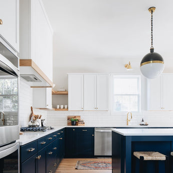 Hicks Extra Large Pendant, a premium Pendant light by Visual Comfort & Co. Close - up image of its design.